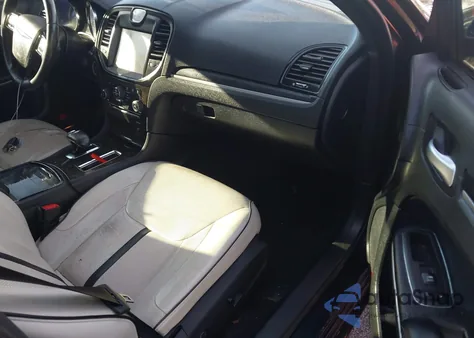 2013 Chrysler 300 Motown из США, поврежденный, VIN 2C3CCAAG1DH697819